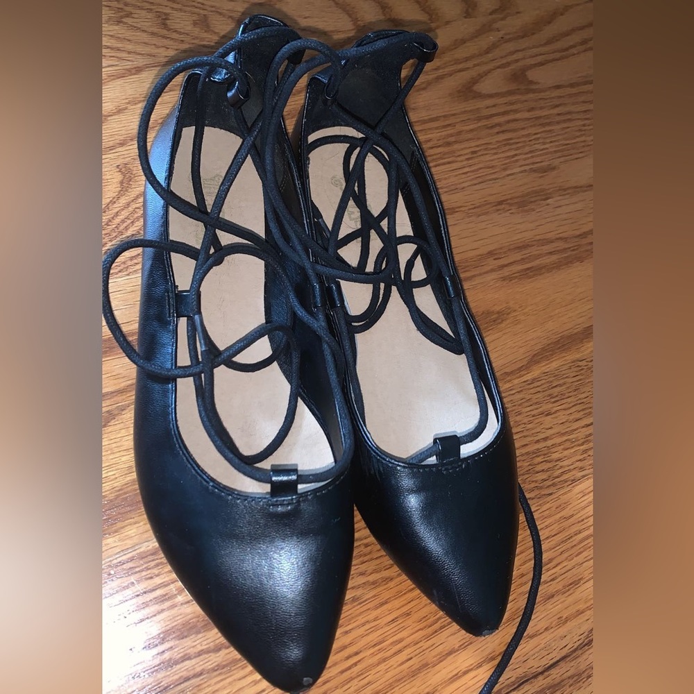 Trendy Black Wrap Around Shoelace Tie Ballet Flats Size 7